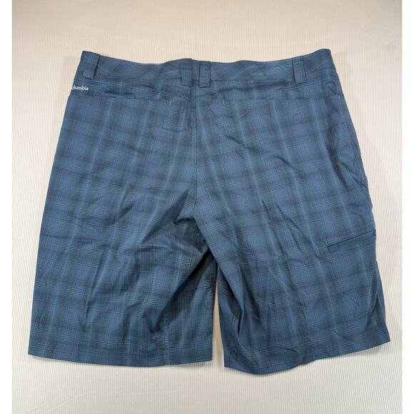 Columbia Omni-Wick Plaid Golf Hiking Shorts Blue 42W 12” Inseam - Picture 2 of 8